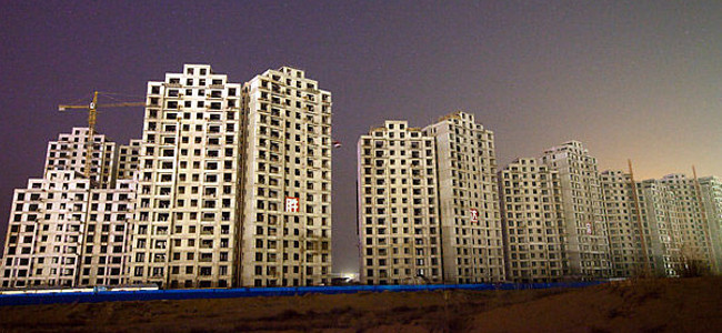 何故そんな所に…スティーブ・ジョブズのオブジェが中国のゴーストタウンに設置されているらしい