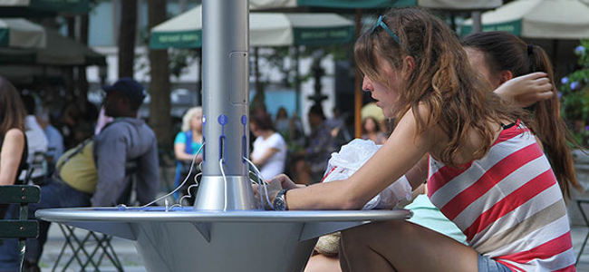 日本初！無料で使えるソーラー充電スタンド「シティチャージ」を今秋よりシャープが設置するぞ！