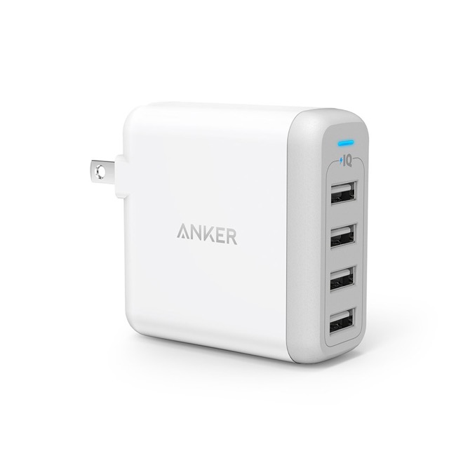A2142122_Anker PowerPort 4_ホワイト