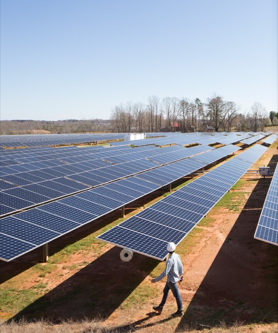 Apple-suppliers-clean-energy-solar-farm-04102019