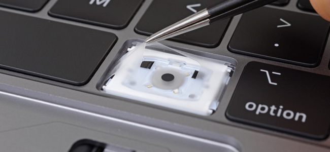 新しいMacBook Pro(2018)にはキーボードのゴミ侵入対策として薄いシリコンの膜が導入されていることが判明。静音化にも貢献