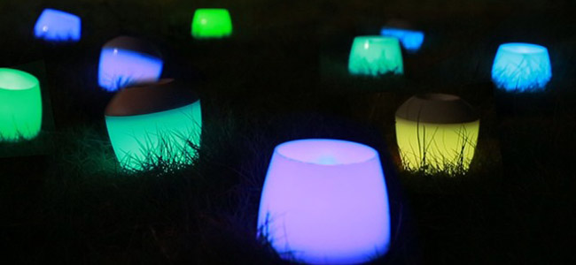 iPhoneから色を操作できるLEDライト「PLAYBULB candle」がとにかくオシャレすぎる