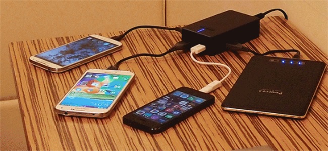 9.6Aの高出力！ガジェット達を同時に4台充電できる「SmartQuad」がアツい