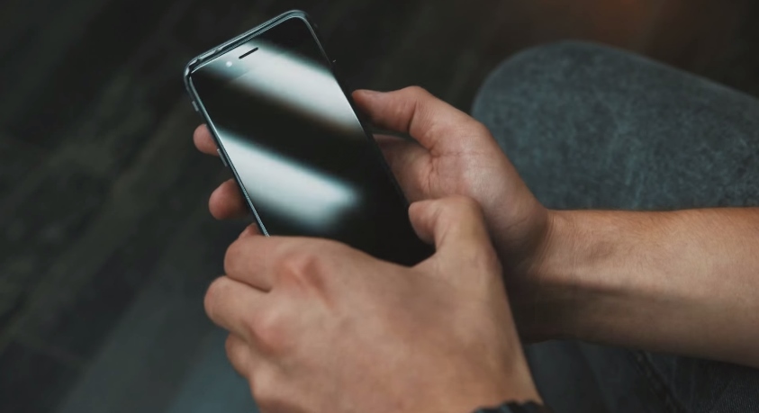 SnapCrab_Exclusive настоящий iPhone 6 - YouTube - Google Chrome_2014-9-5_15-45-14_No-00