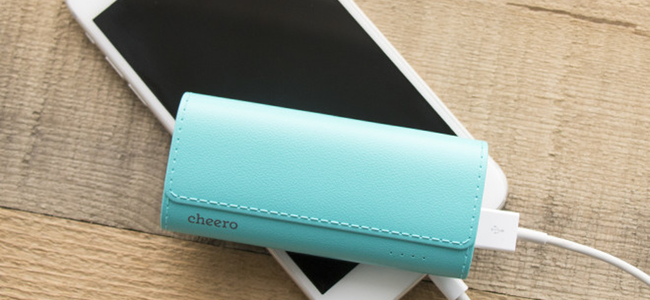 【初回600円OFF！】革の様な質感とLEDライト付きがオシャレ＆便利なモバイルバッテリー「cheero Grip 4 5200mAh」発売開始！