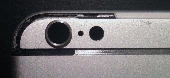 iPhone 6（仮）とされるボロボロのリアパネル画像が流出。カメラリング部分が出っ張っている！