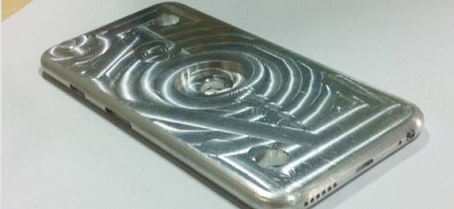 電源ボタンはやはり右か。iPhone 6専用ケースに使われる金型とおぼしき画像が公開される