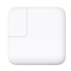 今年からiPhoneに同梱されるアダプタは急速充電が可能なPD対応のUSB-Cタイプとなり、ケーブルもUSB-C – Lightningに変更か