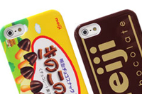 「アポロ」「たけのこの里」など明治のお菓子がそのままiPhoneケースになったぞ！