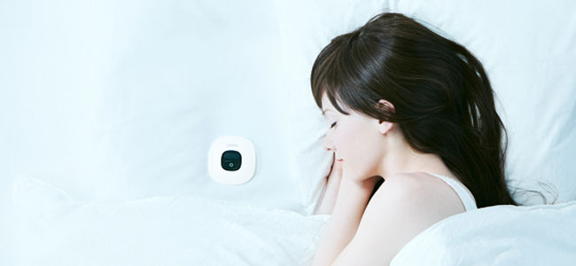 毎朝スッキリ起きられる！？iPhoneと連携する「ねむり時間計 HSL-002C」を1ヵ月使ってみた
