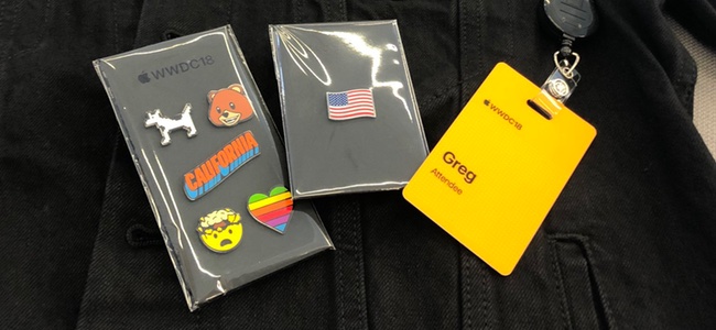 WWDC 20108参加者へのノベルティはオリジナルのピンバッジとGジャン